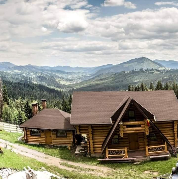 °CABANA LA FEREASTRA RAIULUI SADOVA (SUCEAVA) (Romania) - from US$ 325 ...